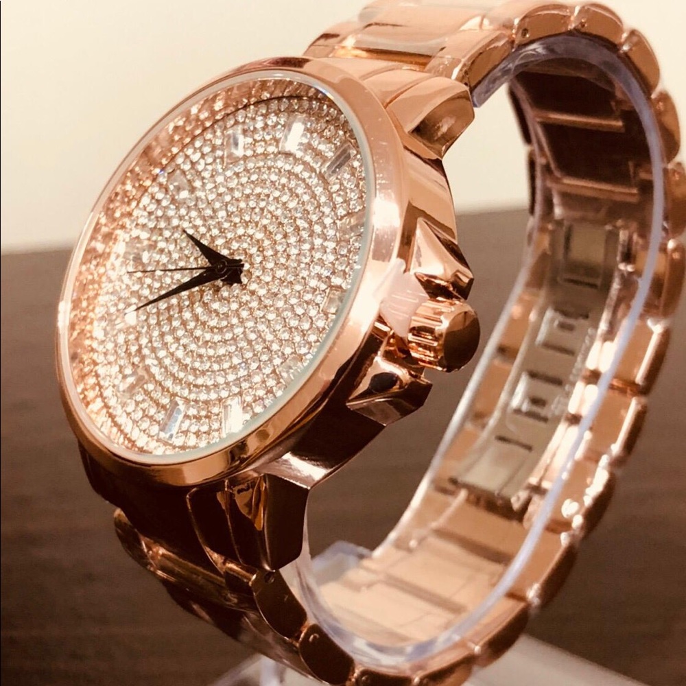 🔥NWT🔥 Hot Selling Rose Gold Round Dial Watch